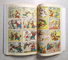 Harvey Comics Classics Volume 4: Baby Huey The Baby Giant Dark Horse Books 2008