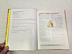 2013 The Family Handyman „Home Improvement” Hard Cover Book 288 Pages Near Mint