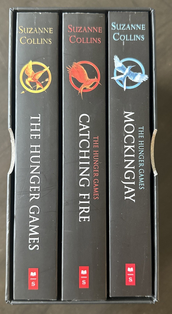 The Hunger Games : Trilogy 3 Boxed Set – Catching Fire – Mockingjay by Collins