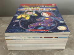 The Magic School Bus Chapter Books Boxed Set 1 2 3 4 5 6 7 8 Scholastic