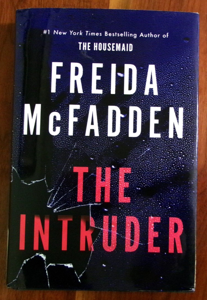 ’The Intruder’ by Freida McFadden (2025 HC) NEW. Free Shipping 1st Edition