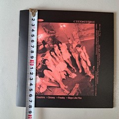ITZY Photobook CHESHIRE 24 Pages 7.1in KPop Yeji Lia Ryujin Chaeryong Yuna
