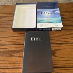 Daily Companion Bible by Common English Bible (2011, Bonded Leather)