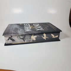 Onyx Storm (Wing and Claw Collection) by Rebecca Yarros (Hardcover) SEE DESC