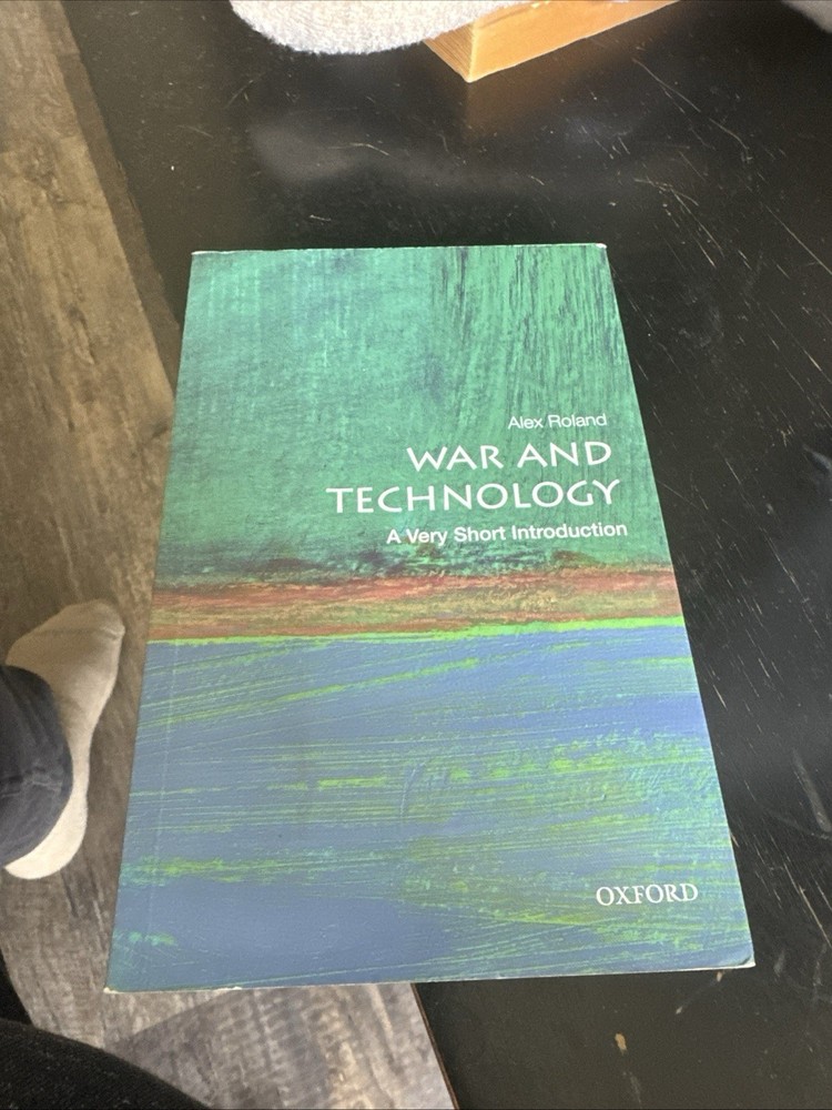 War and Technology : A Very Short Introduction by Alex Roland (2016, Paperback)