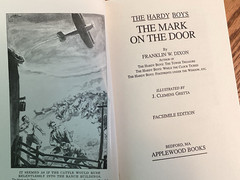 Applewood Hardy Boys „The Mark on the Door” F. W. Dixon (2001, Hardcover)