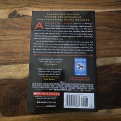 The Hunger Games: Catching Fire, Suzanne Collins, Paperback