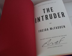 SIGNED The Intruder Freida McFadden Limited FIRST EDITION sprayed Edges hardback