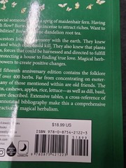 Cunningham’s Encyclopedia of Magical Herbs (Llewellyn’s Sourcebook Series)