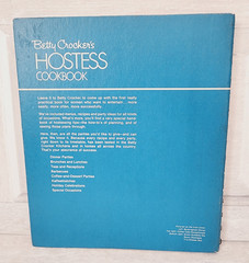 Betty Crocker Hostess cookbook 1970 illustrated & photos 168 pages variety menus