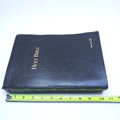 1996 HOLMAN SUPER GIANT HOLY BIBLE Imitation Black Leather Conc & Maps