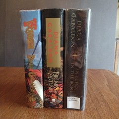 Diana Gabaldon Hardcover Lot 3 Voyager – Drums Of Autumn – An Echo In The Bone