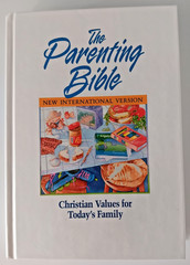 The Parenting Bible NIV Christian Values for Today’s Family 1994 Zondervan HB