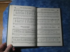 VINTAGE JUNIOR HYMNS Walter Yoder HC 1947 Herald Press 1964 Fifth Printing VGC