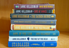 ANNE HILLERMAN Chee/Leaphorn Navajo Mysteries – 6 HCDj 1 TPB 1 PB – 1 Signed