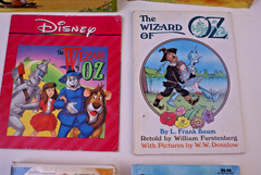 5 WIZARD OF OZ BOOKS & VHS – VINTAGE ORIGINALS