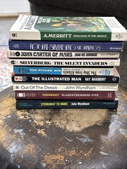 VTG SCI FI CLASSICS PAPERBACK LOT OF 9 60s 70s Wyndham Vonnegut Merritt Bradbury