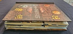Game of Thrones A Pop-Up Guide to Westeros (2014) – Signed By George R R Martin!
