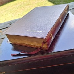 HOLY BIBLE ROYAL SOVEREIGN WORLD KJV BURGANDY GENUINE BONDED LEATHER RED LETTER