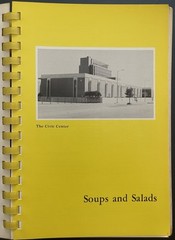 1976 PORTSMOUTH SERVICE LEAGUE COOKBOOK THE ESSENCE OF PORTSMOUTH, VA, 247 PAGES