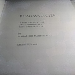 BHAGAVAD GITA: Maharishi Yogi NEW DELUXE GILT HB 0891860002 371 Pages SEE PHOTOS