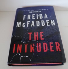 SIGNED The Intruder Freida McFadden Limited FIRST EDITION sprayed Edges hardback