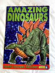 Amazing Dinosaurs (Giant Step Picture Library)