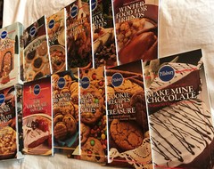 Pillsbury Holiday Cookies Brownies Chocolate Cookbooks Box Sets (2)