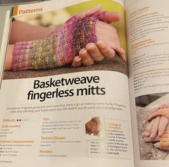 Knitting For Beginners-Soft Cover Book-Preowned-Let’s Make Brand-175 Pages