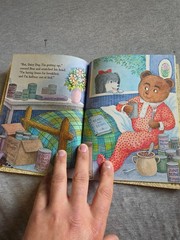 Scarce. Daisy Dog’s Wake-Up Book A Little Golden Book. First Edition Western