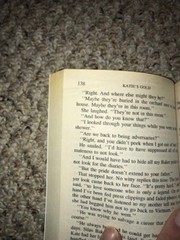 KATIE’S GOLD (WWL MYSTERY, 498) By Tom Mitcheltree LIkeNew