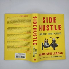 Side Hustle: From Idea to Income in 27 Days 2017 Chris Guillebeau HC DJ (VG)
