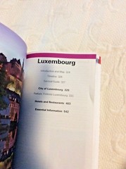 EUROPE TRAVEL BOOK 576 PAGES 19 EDITION