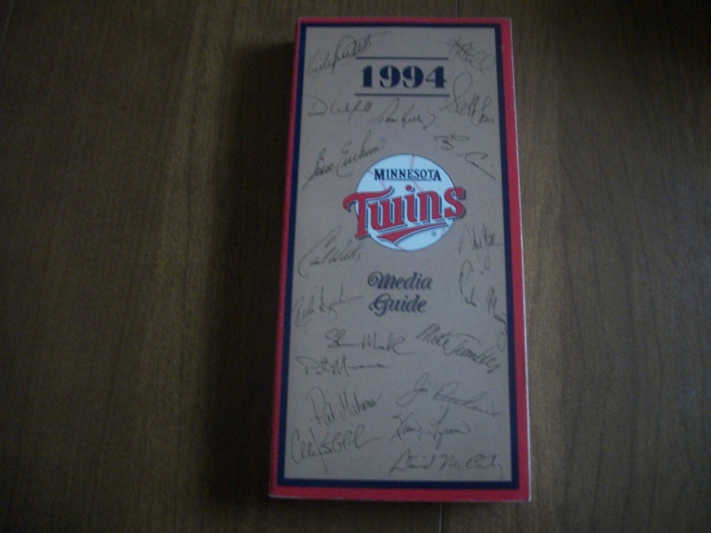 MINNESOTA TWINS 1994 MEDIA GUIDE–SOFTCOVER BOOK 312 pages
