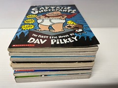 CAPTAIN UNDERPANTS Volumes 1-4, 8 & 9 Graphic Novel Lot of 7 books by Dav Pilkey