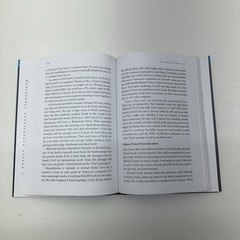 The Art of Spending Money – Morgan Housel (Hardcover, 2025) Like New – Pristine