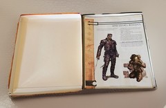 Dungeons and Dragons Adventure Game Box „The Adventure Begins Here.”