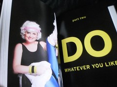 AMY POEHLER SIGNED – YES PLEASE – First Hardcover Limited Edition NEW SNL