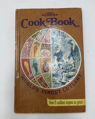 Vintage CUTCO KNIVES Cook Book 1972 World’s Finest Cutlery Hardbound 128 Pages
