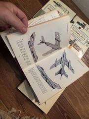 Lot of 4 Kenneth Munson pocket Aircraft encyclopedias, Blandford Press, WW 1&2