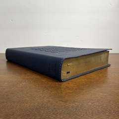 NIV, Wide Margin Bible (A Bible that Welcomes Note-Taking), Leathersoft, Navy