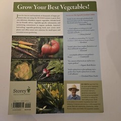 Book, The Vegetable Gardners Bible, Edward C. Smith 2009 352 Pages