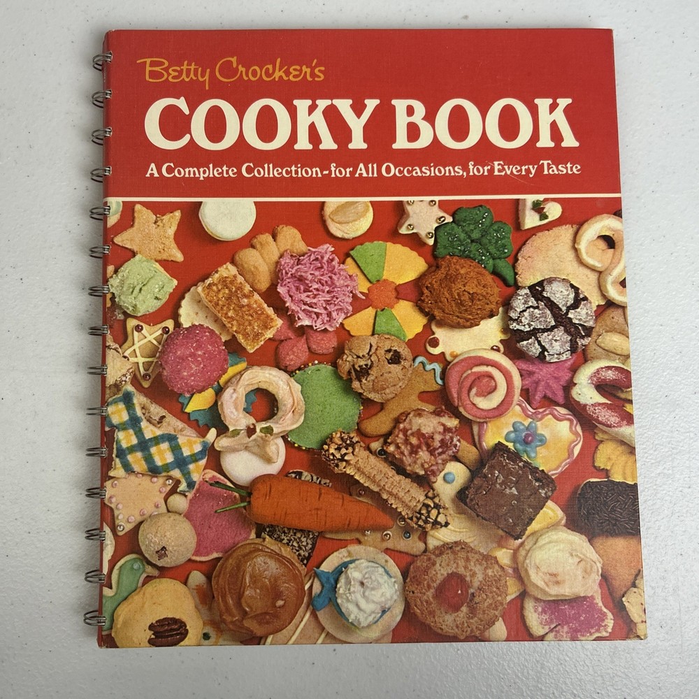 VTG BETTY CROCKER’S COOKY BOOK~1974~15th Printing~156 PAGES~SPIRAL BINDER