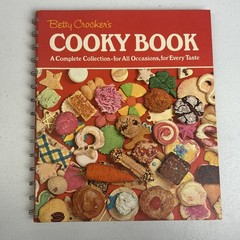 VTG BETTY CROCKER’S COOKY BOOK~1974~15th Printing~156 PAGES~SPIRAL BINDER