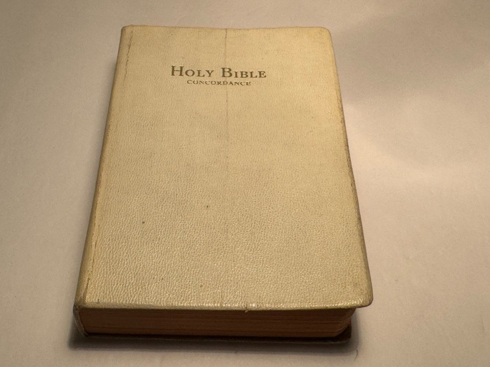 THE HOLY BIBLE KJV red letter 1965 Bonded leather vintage World pub. concordance
