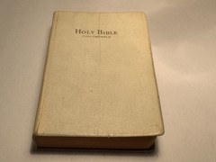 THE HOLY BIBLE KJV red letter 1965 Bonded leather vintage World pub. concordance
