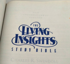 The Living Insights Study Bible NIV Zondervan Bonded Leather 1996 Swindoll Navy