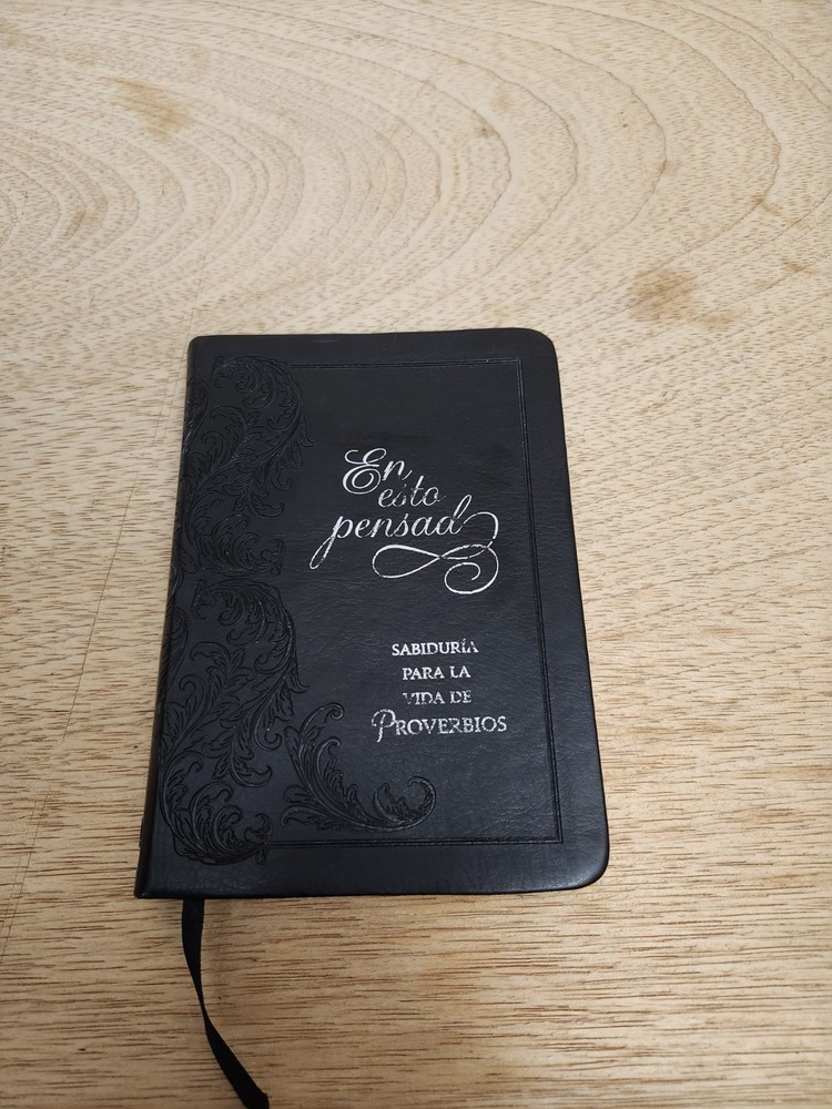 En Esto Pensad: Sabiduría Para La Vida de Proverbios (Spanish Edition) – im…