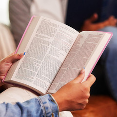 NKJV, Leather-Look, Red Letter Comfort Print: Holy Bible, New King James Version