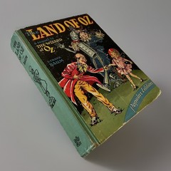 The Land of Oz Hardcover Book L Frank Baum 1939 Reilly Lee Popular Edition VTG